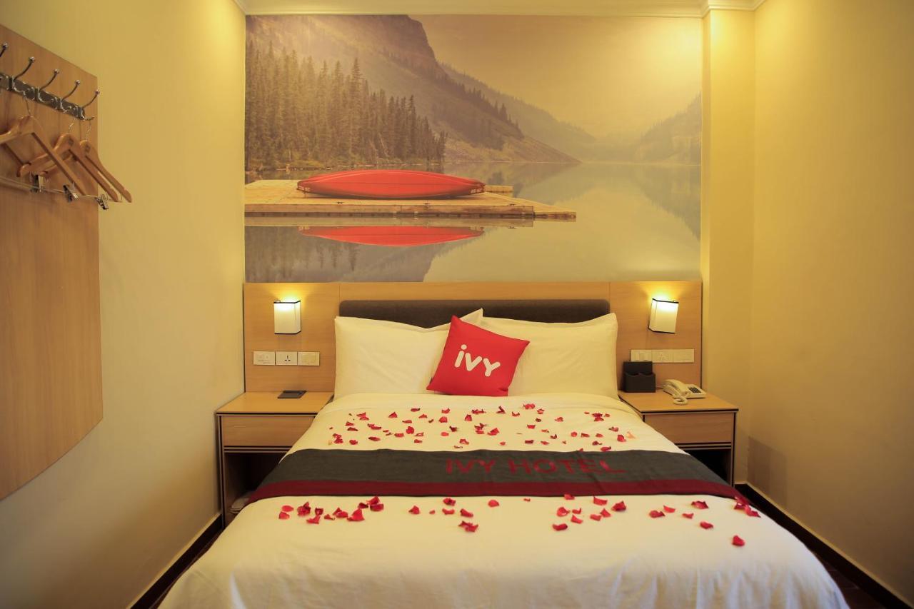 Ivy Hotel, Bishoftu Buitenkant foto