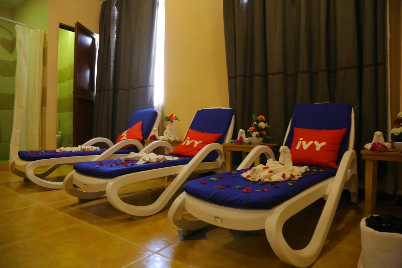 Ivy Hotel, Bishoftu Buitenkant foto